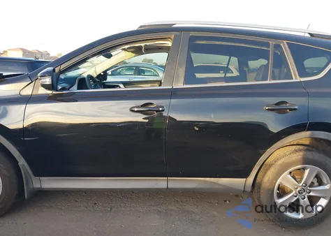 2015 Toyota Rav4 Xle z USA, uszkodzony, nr VIN 2T3WFREV7FW193558